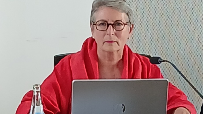 Die Vorsitzende der Kommission Prof.Dr. Sylvia Knecht